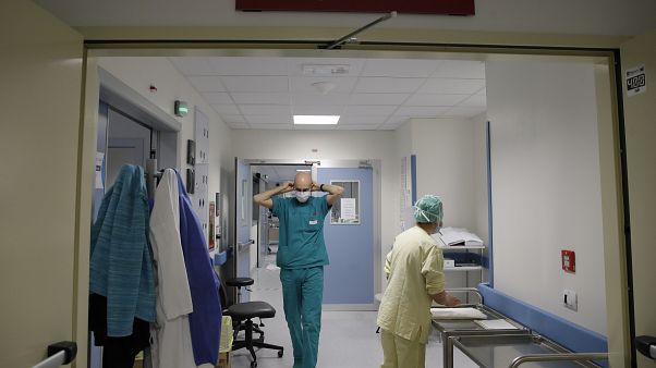 Italya'da Covid-19 salgınına karşı mücadele eden doktorlar Italya'da Covid-19 salgınına karşı mücadele eden doktorlar