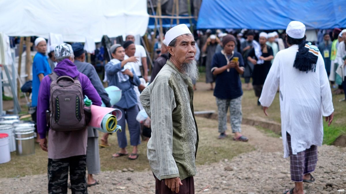 حجاج مسلمون في تجمع ديني كبير في غوا بإندونيسيا