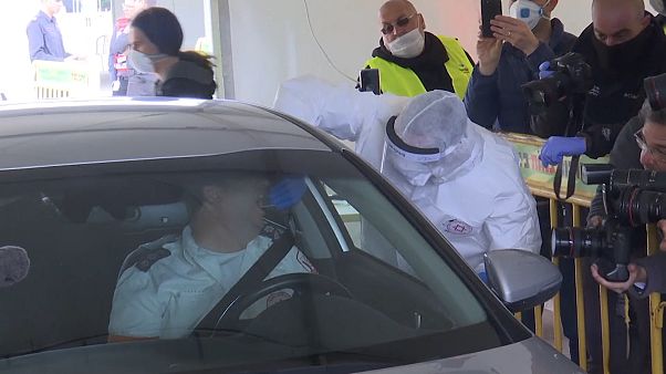 Ισραήλ: Drive-through για εξέταση Covid-19 Ισραήλ: Drive-through για εξέταση Covid-19