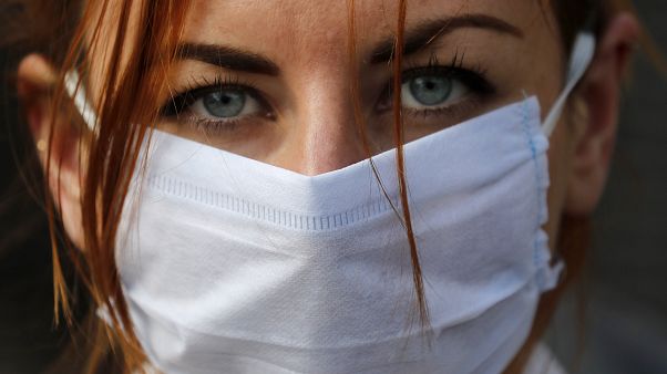 Mundo proteje-se da pandemia e tenta cortar cadeias de transmissão Mundo proteje-se da pandemia e tenta cortar cadeias de transmissão