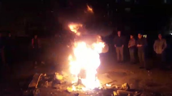 Covid-19 gölgesinde Nevruz kutlamaları pencere ve balkonlardan yapıldı Covid-19 gölgesinde Nevruz kutlamaları pencere ve balkonlardan yapıldı