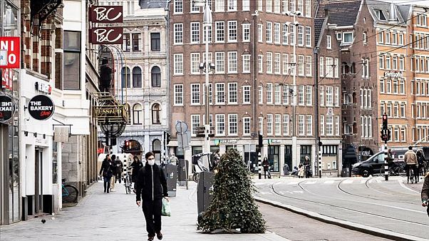 Hollanda’da 3 Türk koronavirüs nedeniyle hayatını kaybetti Hollanda’da 3 Türk koronavirüs nedeniyle hayatını kaybetti