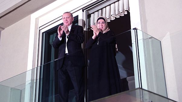 Cumhurbaşkanı Recep Tayyip Erdoğan ve eşi Emine Erdoğan Cumhurbaşkanı Recep Tayyip Erdoğan ve eşi Emine Erdoğan