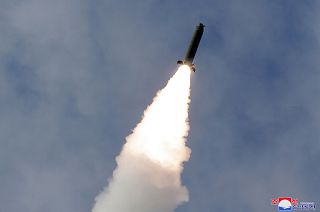 Coreia do Norte realiza testes com mísseis de curto alcance