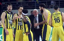 Fenerbahce Basketbol Erkek A Takımı'nda bazı sporcularda koronavirüs belirtisi ortaya çıktı