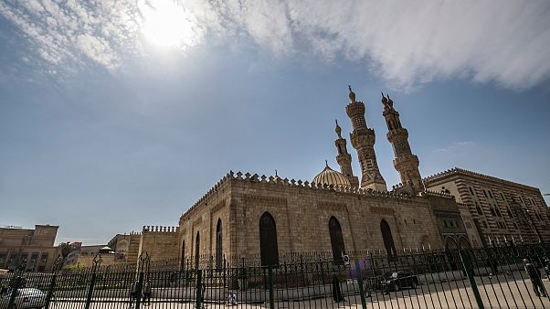 مصر: إغلاق المساجد والكنائس لمكافحة انتشار فيروس كورونا مصر: إغلاق المساجد والكنائس لمكافحة انتشار فيروس كورونا