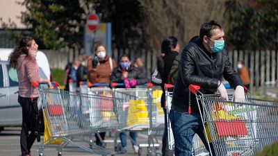 Италия останавливает производство из-за коронавируса