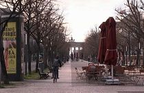 Alemanha proíbe reuniões de mais de duas pessoas em espaços públicos