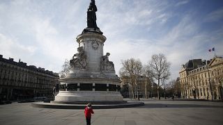 Площадь Республики в Париже в воскресенье.