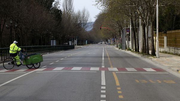 Пустынные улицы Тираны (Албания) Пустынные улицы Тираны (Албания)