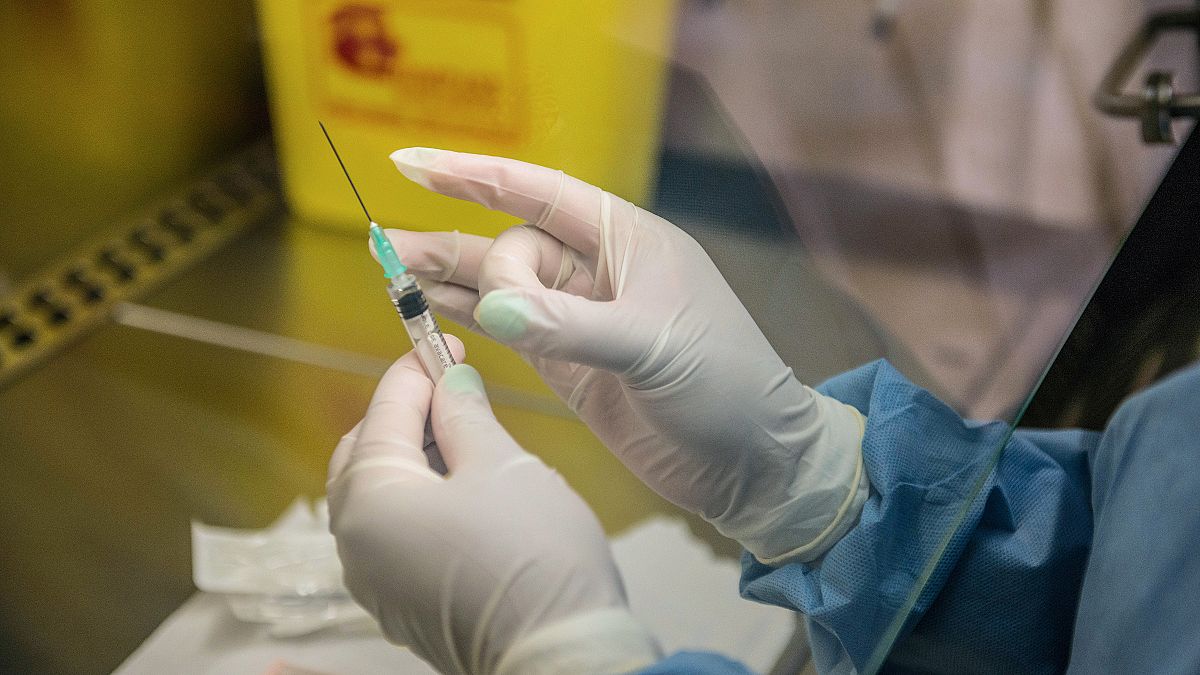 انطلاق تجارب سريرية أوروبية للقاحات ضد فيروس كورونا