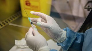 انطلاق تجارب سريرية أوروبية للقاحات ضد فيروس كورونا