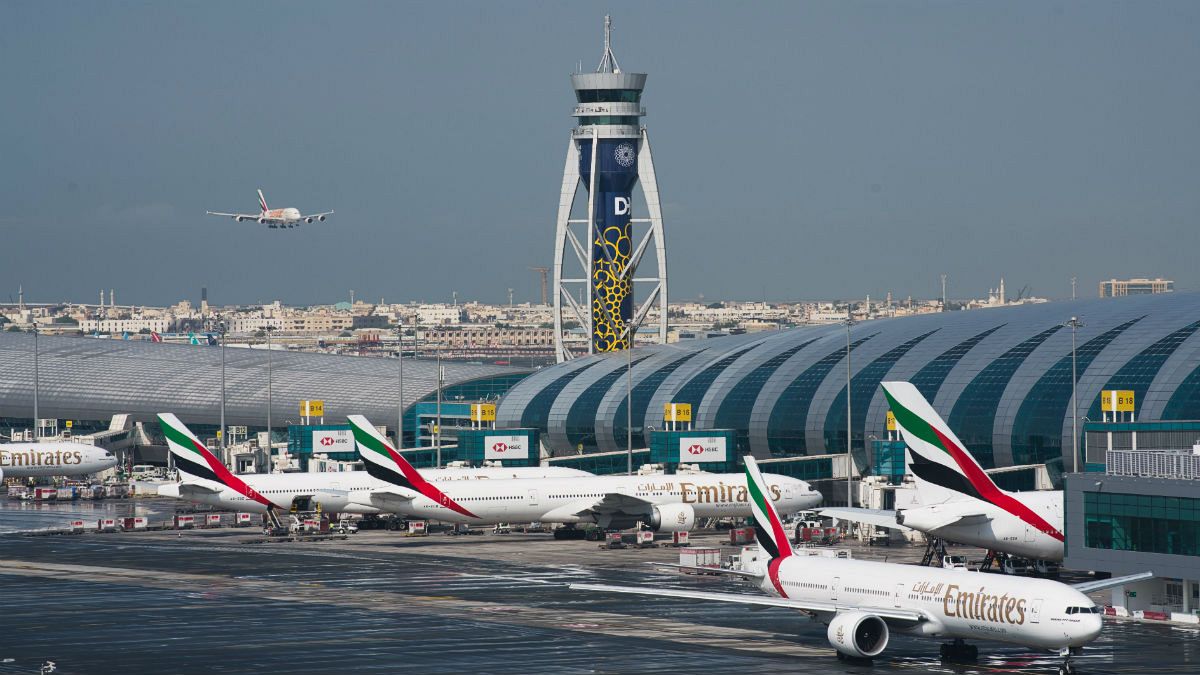 شیوع کرونا؛ امارات تمام پروازهای مسافری و ترانزیت را تعلیق کرد