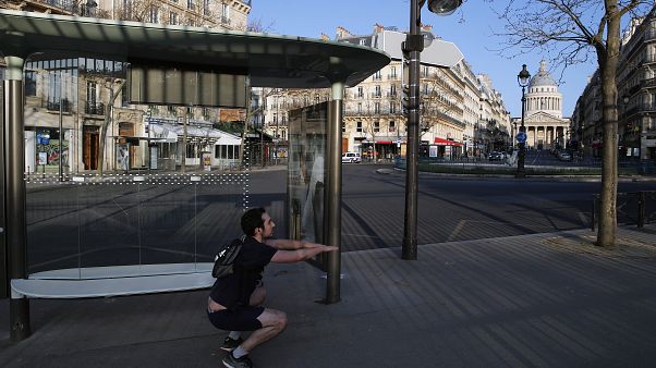 Paseos, reuniones y escupitajos: Los rebeldes del coronavirus que rompen las reglas en Europa Paseos, reuniones y escupitajos: Los rebeldes del coronavirus que rompen las reglas en Europa