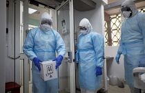 طاقم طبي في مستشفى غابريال توري في العاصمة السنيغالية باماكو