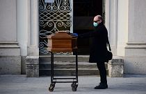 Arbeit ohne Ende: Bergamos Bestattungsunternehmen sind am Limit