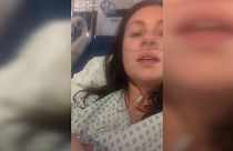 Videosu viral olan 39 yaşındaki İngiliz Covid-19 hastasının durumu iyiye gidiyor