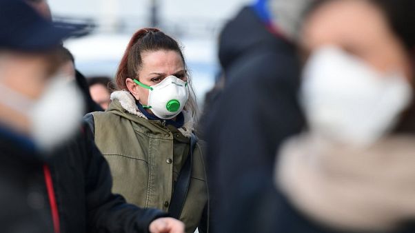 Maske takan insanlar Maske takan insanlar