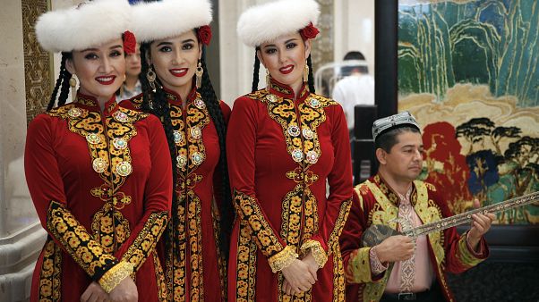 Doğu Türkistanlı sanatçılar (arşiv) Doğu Türkistanlı sanatçılar (arşiv)
