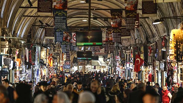 Türkiye'de halkın yüzde 71'e yakını hükümetin koronavirüse karşı aldığı tedbirlerden memnun Türkiye'de halkın yüzde 71'e yakını hükümetin koronavirüse karşı aldığı tedbirlerden memnun