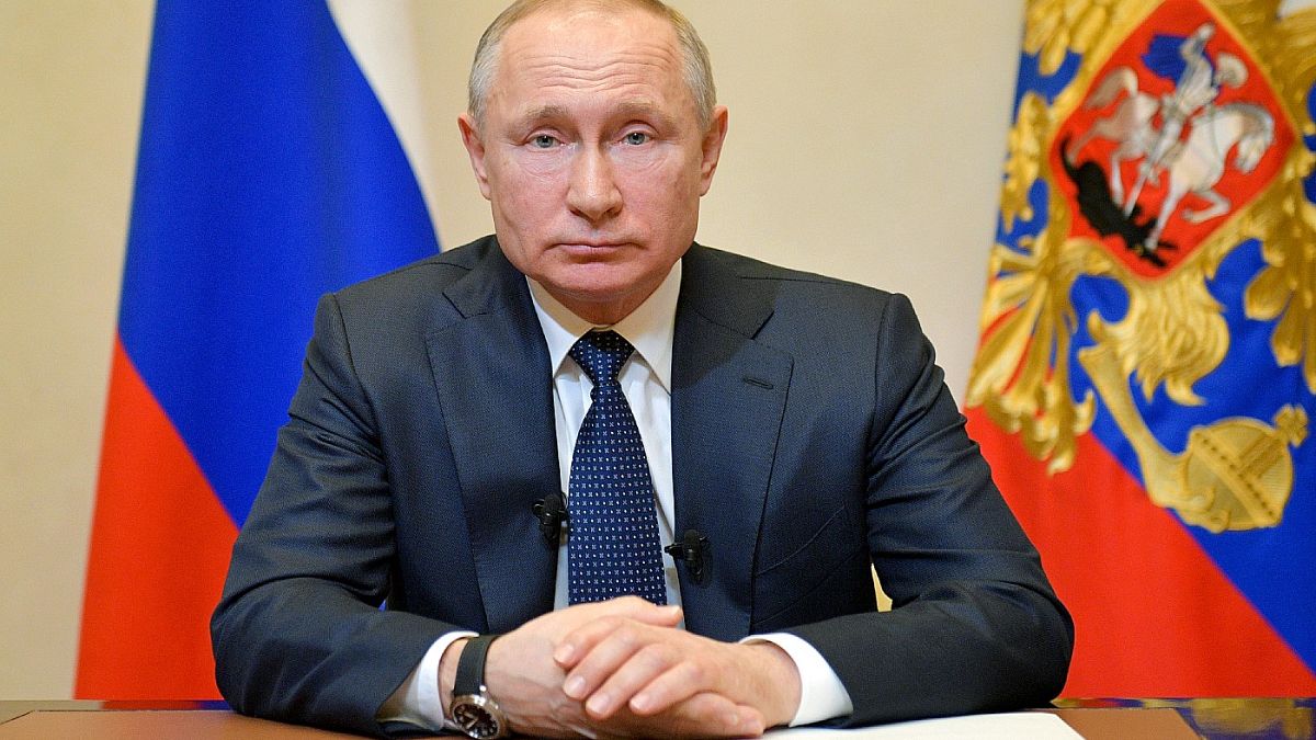 Πούτιν: Αναβάλλεται το δημοψήφισμα, καθίστε σπίτια σας