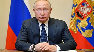 Πούτιν: Αναβάλλεται το δημοψήφισμα, καθίστε σπίτια σας