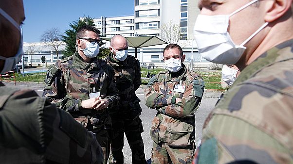 250 εκατομμύρια μάσκες περιμένει από την Κίνα η Γαλλία 250 εκατομμύρια μάσκες περιμένει από την Κίνα η Γαλλία