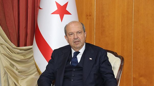 KKTC'de yüksek memur maaşlarında kesintiye gidilecek KKTC'de yüksek memur maaşlarında kesintiye gidilecek