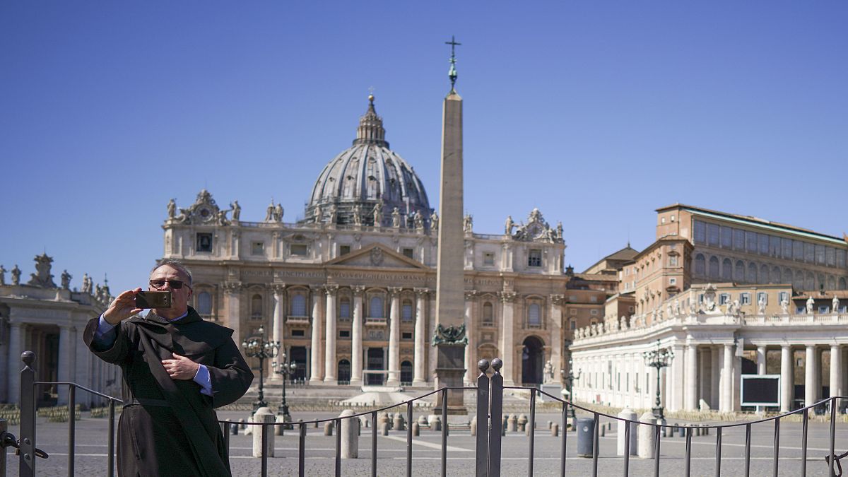 كورونا يقتل العشرات من كهنة الكنيسة في إيطاليا 