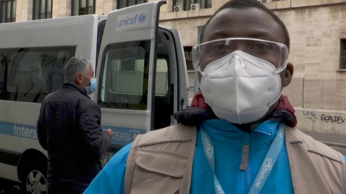 Roma, così tra migranti e senzatetto si previene il Coronavirus