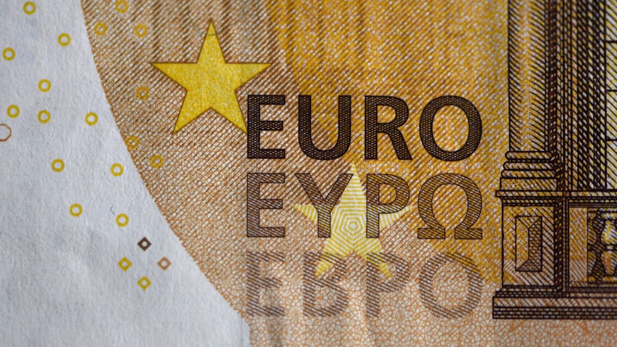 The logo of a 50 Euro banknote