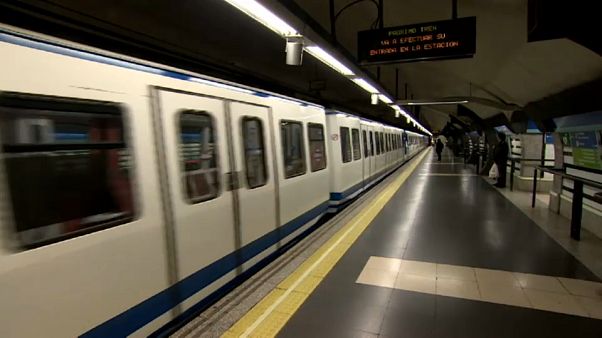 Un 90% menos de viajeros en el transporte público de Madrid y Barcelona Un 90% menos de viajeros en el transporte público de Madrid y Barcelona
