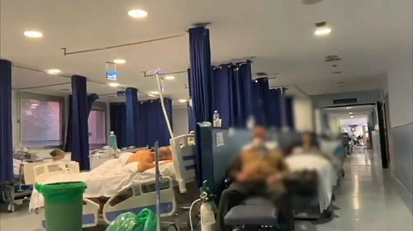 Больницы в Испании перегружены Больницы в Испании перегружены