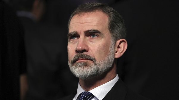 El rey Felipe VI recorre el hospital de emergencia para los pacientes del COVID-19 en Madrid El rey Felipe VI recorre el hospital de emergencia para los pacientes del COVID-19 en Madrid