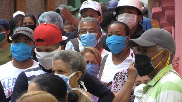 Latinoamérica lucha por frenar la propagación del coronavirus Latinoamérica lucha por frenar la propagación del coronavirus