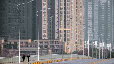 أحد الشوارع الرئيسة في ووهان بمقاطعة هوبي وسط الصين. 28/01/2020