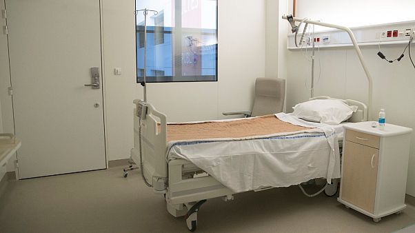 Muere una chica de solo 16 años por COVID-19, la víctima más joven en Francia Muere una chica de solo 16 años por COVID-19, la víctima más joven en Francia