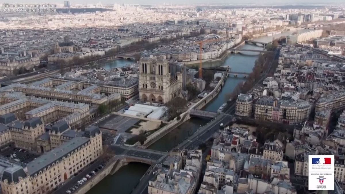 Το άδειο Παρίσι από ψηλά - Εικόνες από drone