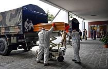 Koronavírus: egy nap alatt majdnem ezren haltak meg Olaszországban