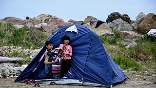 Migrantes isolados nas ilhas gregas
