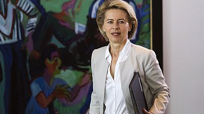 Δικαιολογεί τη Γερμανία η φον ντερ Λάιεν, προειδοποιεί ο Ντελόρ