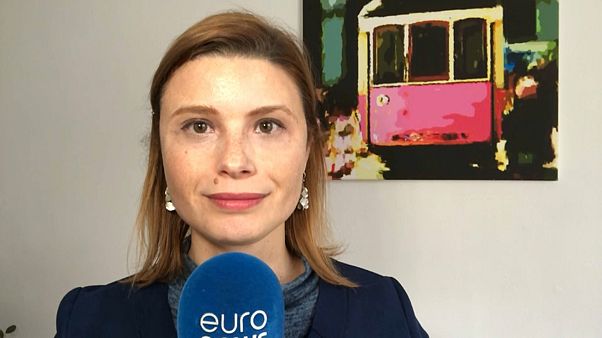 Isabel Marques a Silva, correspondente da euronews, enuncia medias de combate à crise Isabel Marques a Silva, correspondente da euronews, enuncia medias de combate à crise
