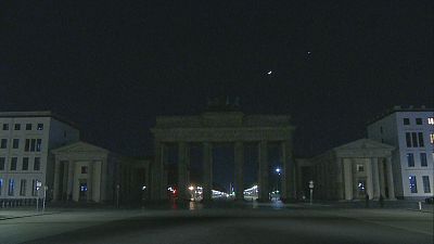 شاهد: المعالم السياحية والأثرية في برلين وموسكو تطفئ أضواءها في ساعة الأرض