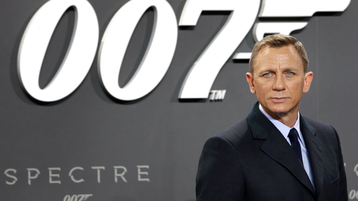52 yaşındaki İngiliz aktör Daniel Craig "007 serisinin" 6. James Bond'u