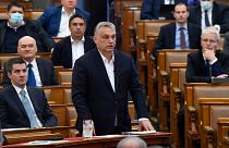 Viktor Orban participe à une séance de questions réponses au parlement hongrois à Budapest, le 31 mars 2020