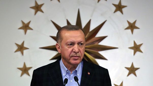 إردوغان يطلق حملة تبرّعات لمواجهة تداعيات كورونا ويتبرّع براتبه لمدة 7 أشهر إردوغان يطلق حملة تبرّعات لمواجهة تداعيات كورونا ويتبرّع براتبه لمدة 7 أشهر