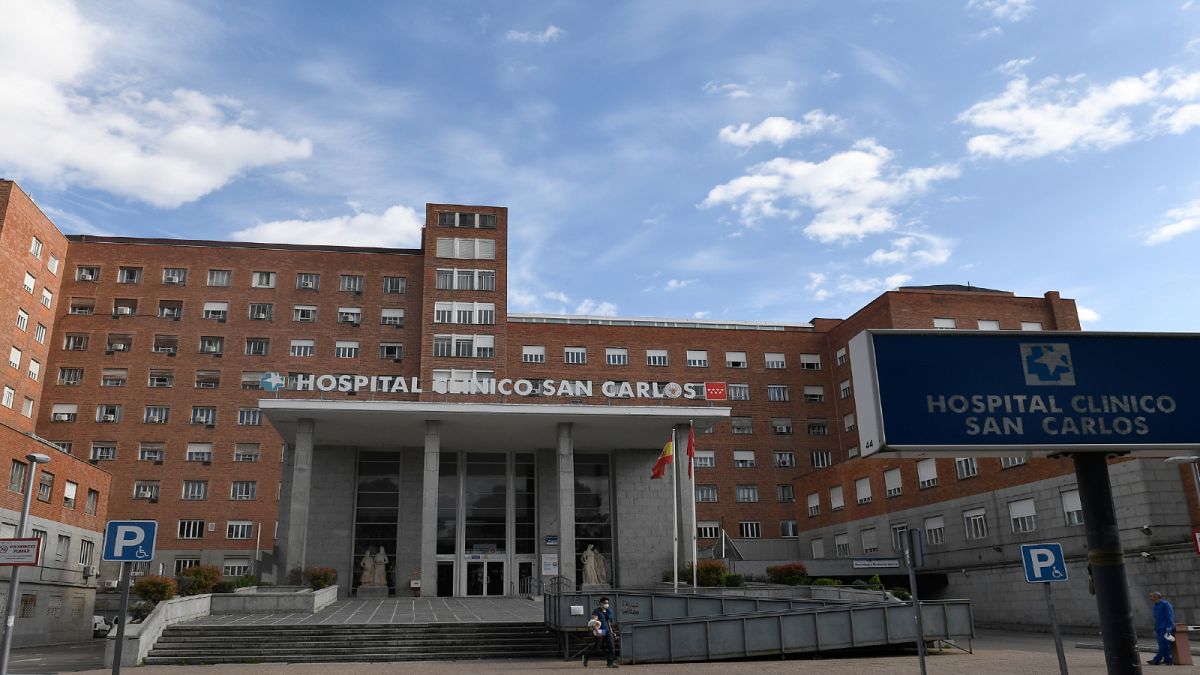 مستشفى سان كارلوس كلينيك في مدريد