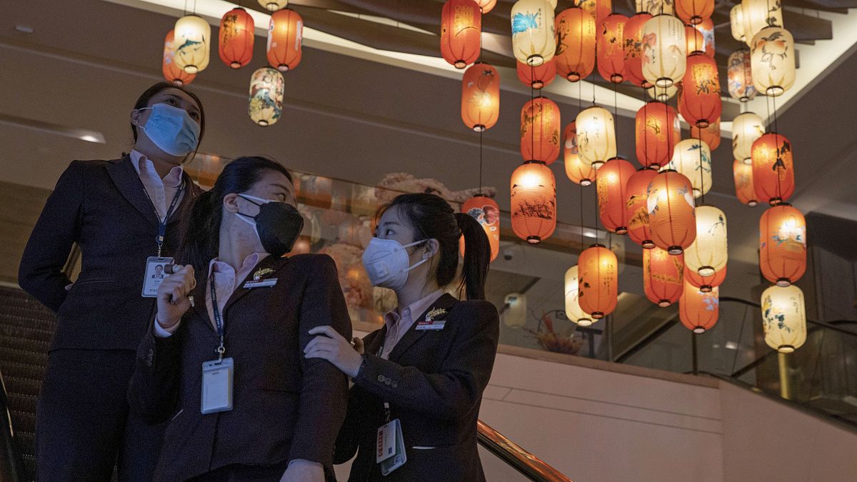إعادة إغلاق المواقع السياحية في شنغهاي تخوفا من موجة ثانية من فيروس كورونا