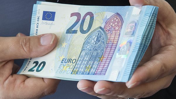 Európa-szerte bértámogatásokkal segít az állam, Magyarország kivétel Európa-szerte bértámogatásokkal segít az állam, Magyarország kivétel