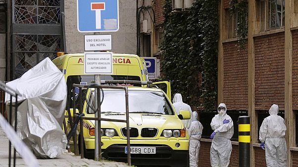 En Espagne, le seuil des 9 000 morts dépassé En Espagne, le seuil des 9 000 morts dépassé